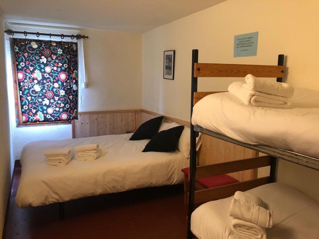 Refugi Cap Del Rec Hostel Lles Εξωτερικό φωτογραφία