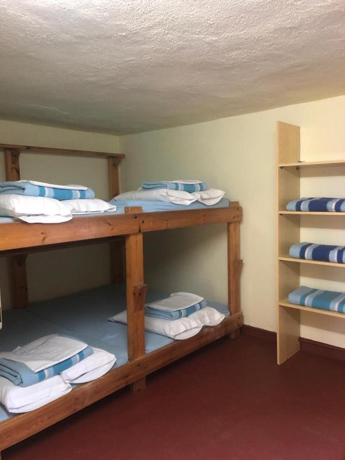 Refugi Cap Del Rec Hostel Lles Εξωτερικό φωτογραφία