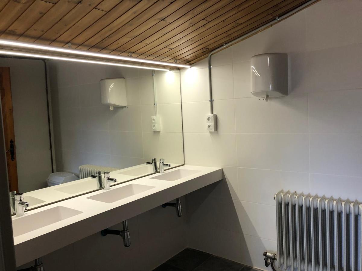 Refugi Cap Del Rec Hostel Lles Εξωτερικό φωτογραφία