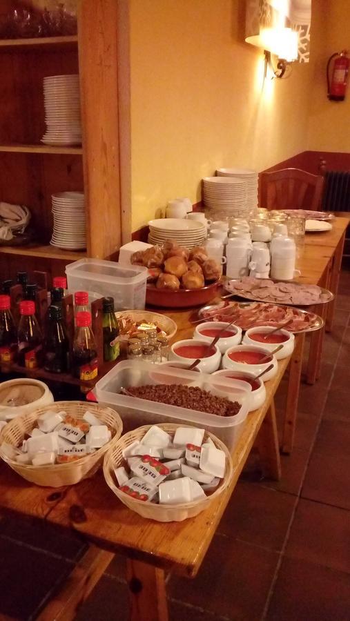 Refugi Cap Del Rec Hostel Lles Εξωτερικό φωτογραφία